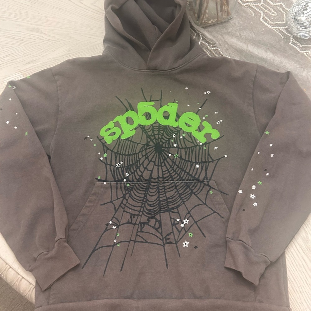 Sp5der in perfect condition 100% Authentic or your money back guarantee Ssize.